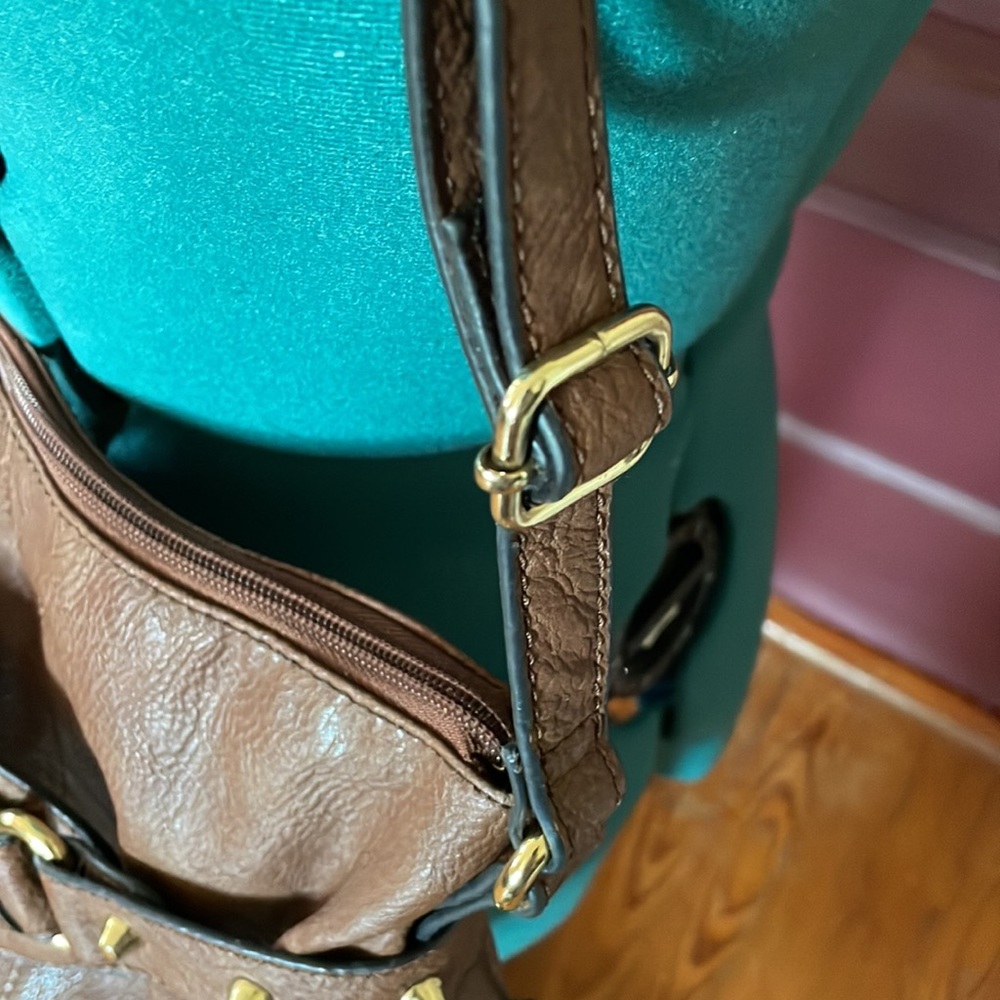Cosmopolitan Shoulder Bag View 2